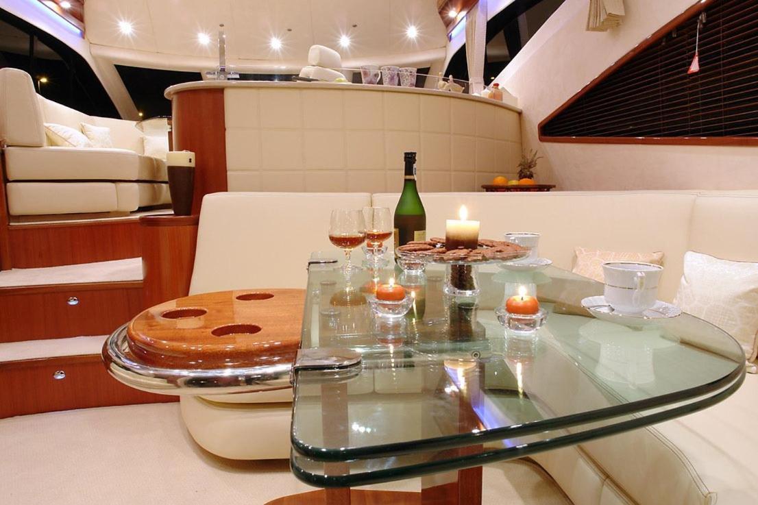 Yacht Pegasus II 호텔 바르셀로나 외부 사진